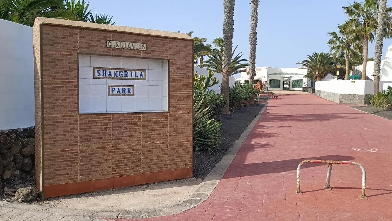 The White House With Pool - Playa Blanca Apartment