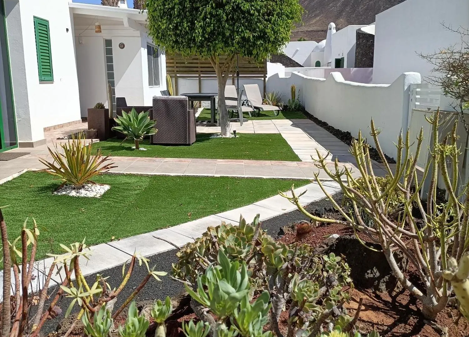 The White House With Pool - Playa Blanca Apartment